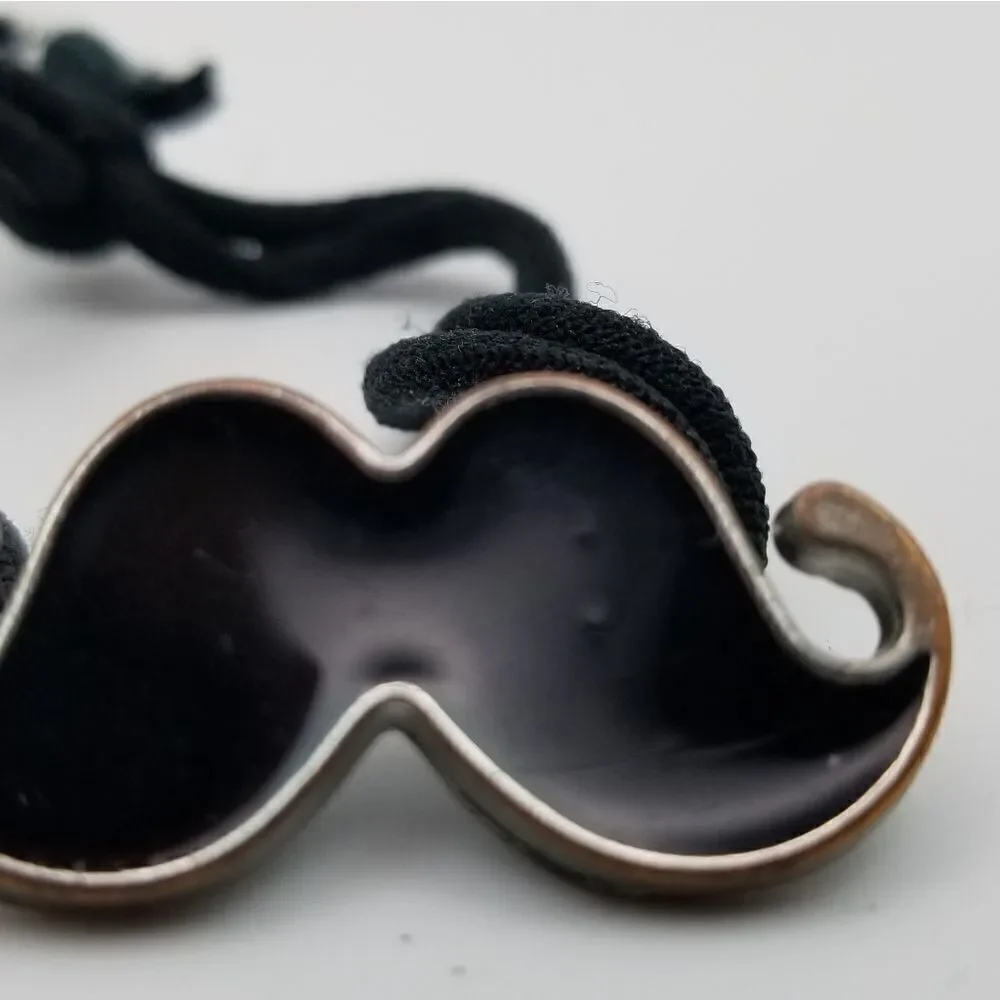 Mustache novelty bracelet cute trendy. B702